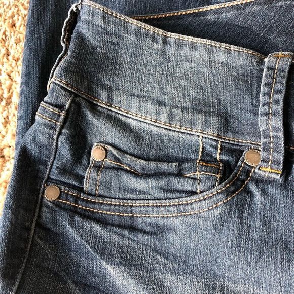 Torrid Medium Wash High Rise Three Button Front Skinny Jeans Size 18 - Picture 6 of 8